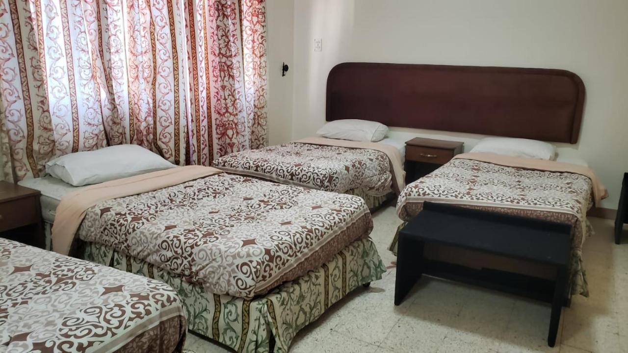 Student House Hostel Madaba Exterior photo